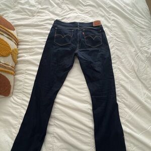 Levi Dark wash 712 Jeans